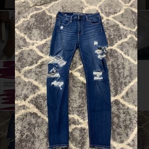 Very distressed high rise Jeggings ae